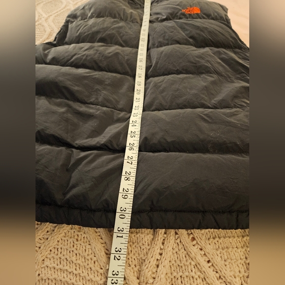 The North Face reversible vest. Black, with flag print on the inside. Size XL - Picture 8 of 8